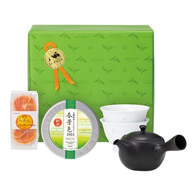 日本茶と茶器とお菓子「香風」